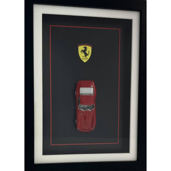 Cadre 3D de la Ferrari 250 GTO rouge sur fond noir